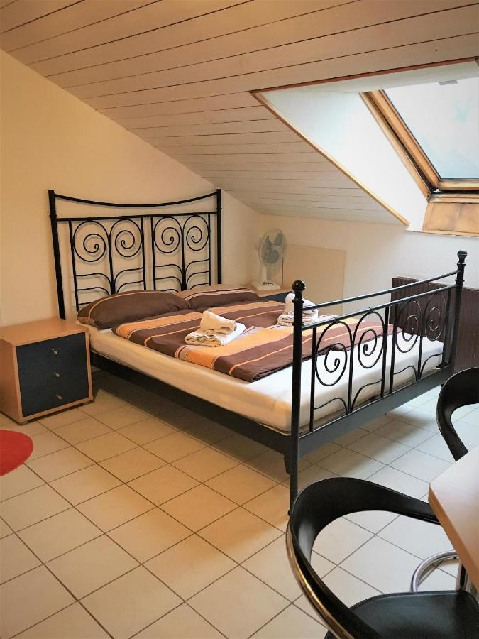 Studentenwohnung Аленсбах Екстериор снимка